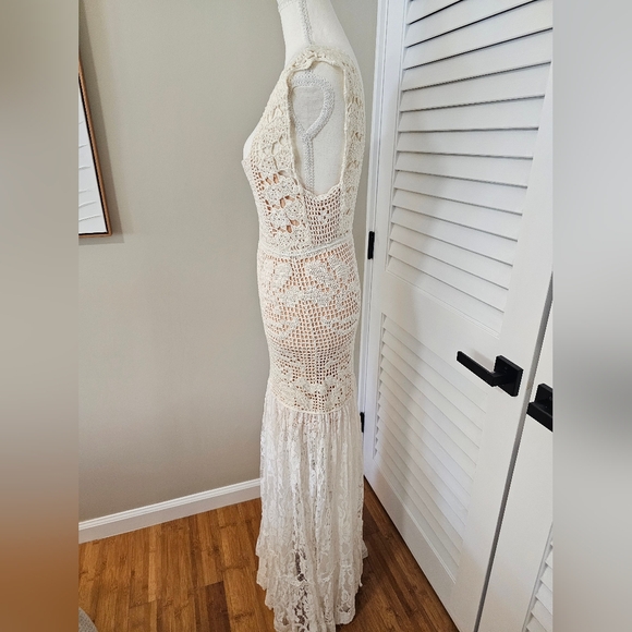 Chasing Unicorns Somebody to Love crochet and lace gown - Picture 14 of 15